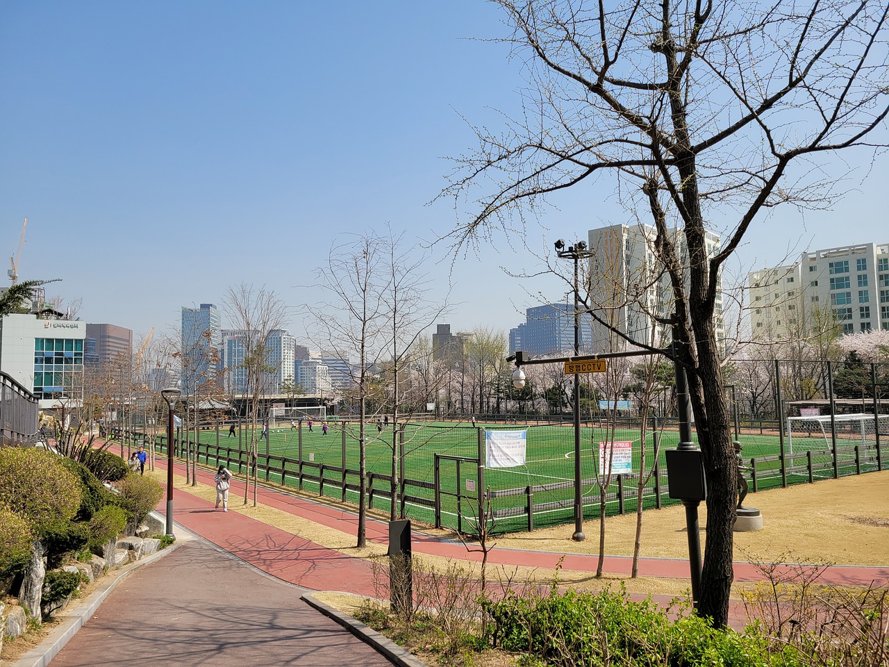 个门将在关 个门将在关